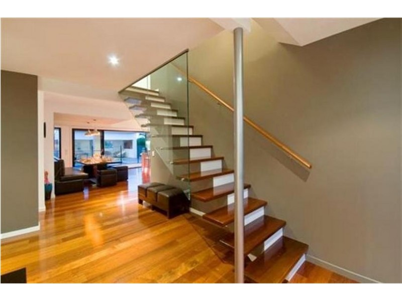 7 Rudd Street, Broadbeach Waters QLD 4218