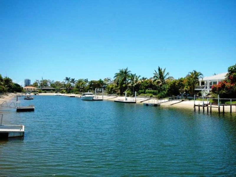 7 Rudd Street, Broadbeach Waters QLD 4218