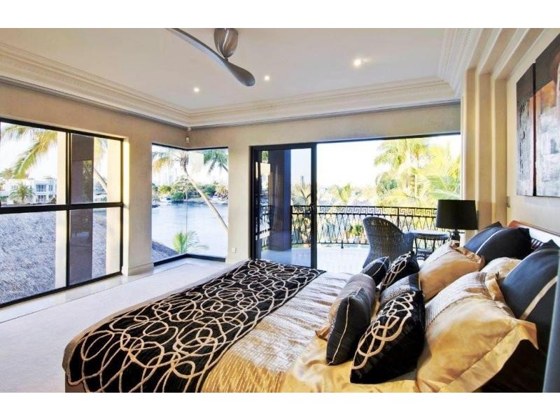 171 Monaco Street, Surfers Paradise QLD 4217
