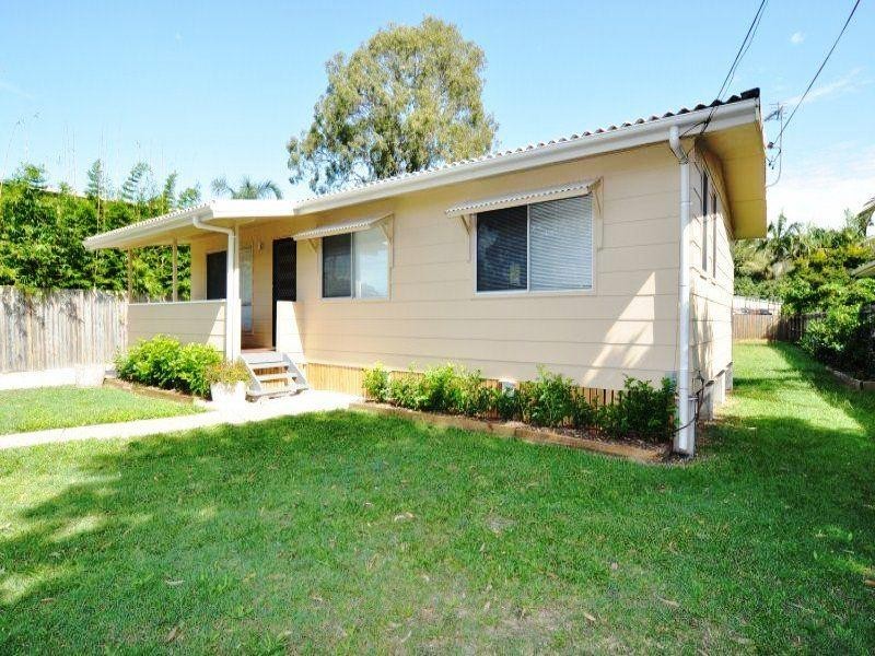 8 Coombe Avenue, Hope Island QLD 4212