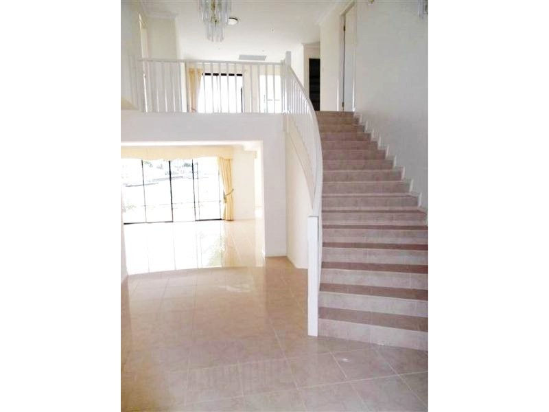 3 The Peninsula, Paradise Point QLD 4216