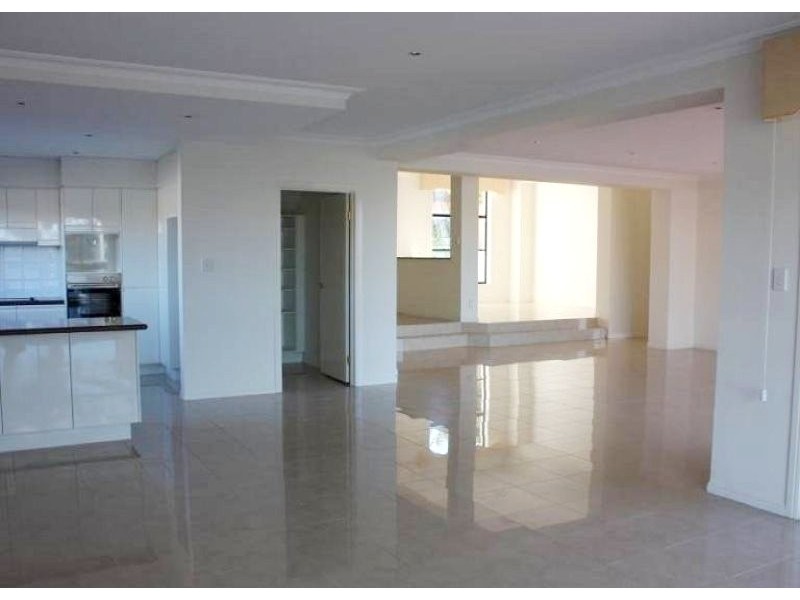 3 The Peninsula, Paradise Point QLD 4216