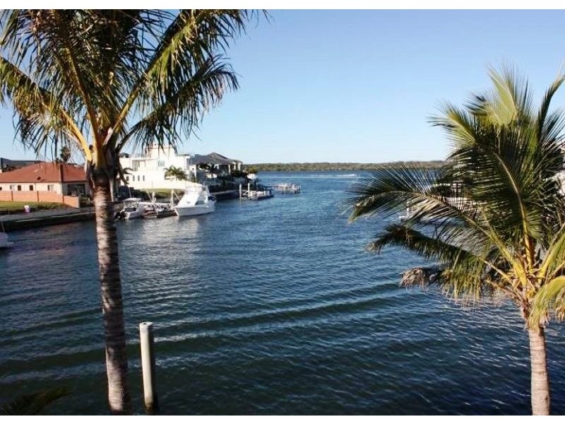 3 The Peninsula, Paradise Point QLD 4216