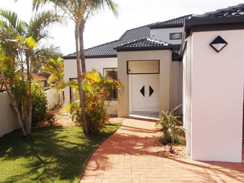 3 The Peninsula, Paradise Point QLD 4216