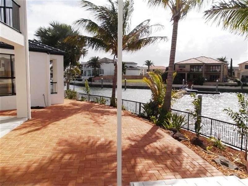3 The Peninsula, Paradise Point QLD 4216