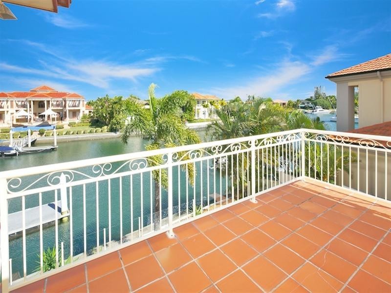 37 The Peninsula, Paradise Point QLD 4216
