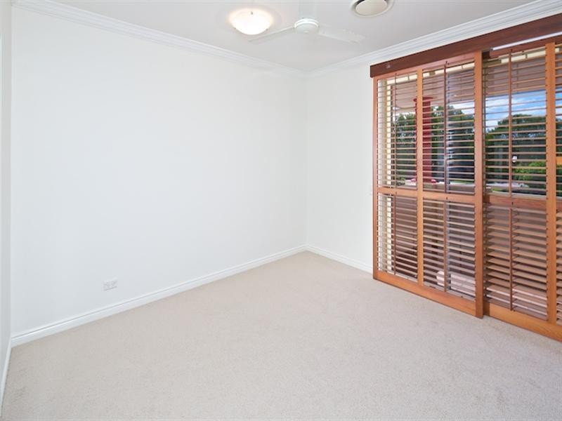 37 The Peninsula, Paradise Point QLD 4216