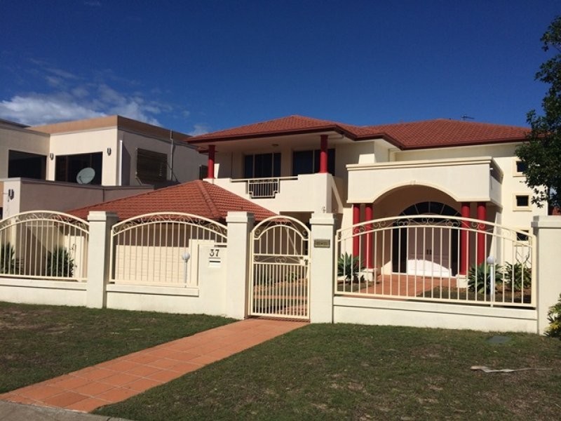 37 The Peninsula, Paradise Point QLD 4216
