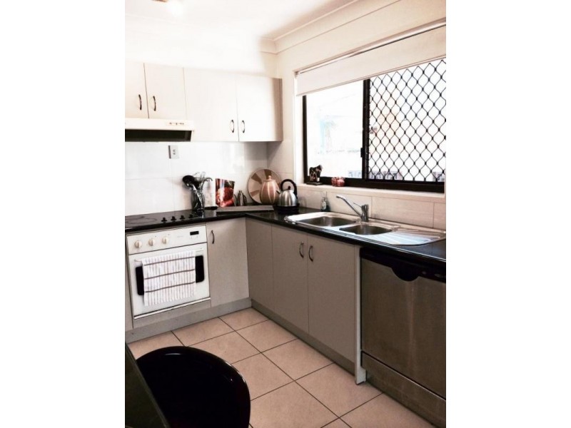 1/27 Errol Avenue, Paradise Point QLD 4216