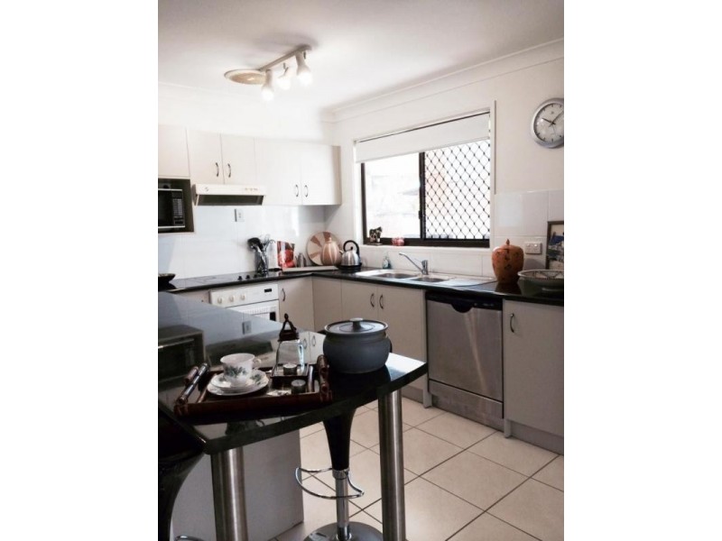 1/27 Errol Avenue, Paradise Point QLD 4216