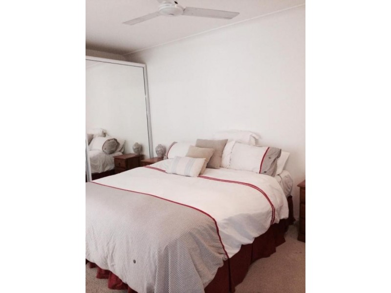 1/27 Errol Avenue, Paradise Point QLD 4216