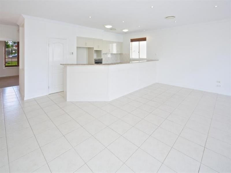 37 The Peninsula, Sovereign Islands QLD 4216