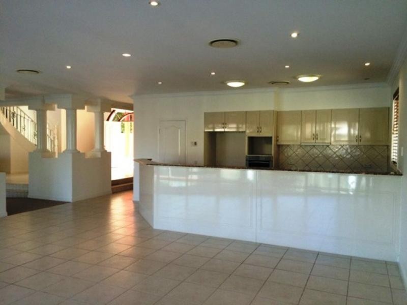 37 The Peninsula, Sovereign Islands QLD 4216