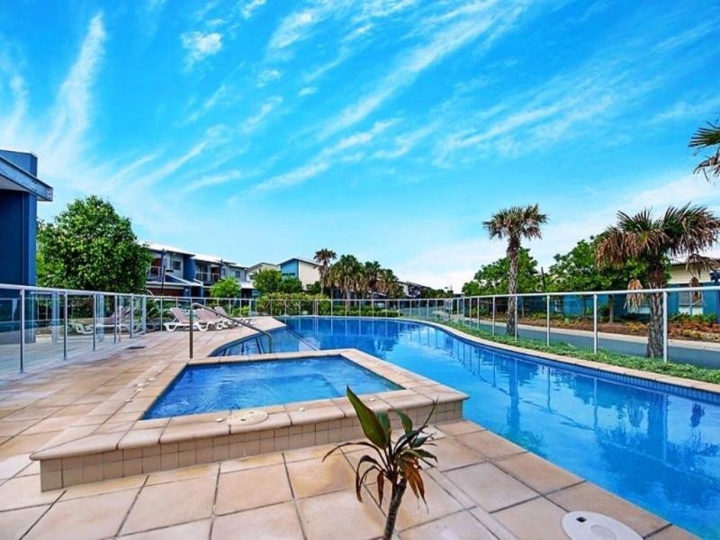 22/1 Manacor Place, Coombabah QLD 4216