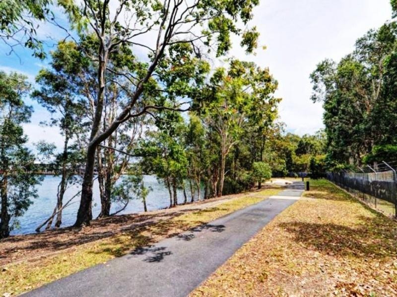 22/1 Manacor Place, Coombabah QLD 4216