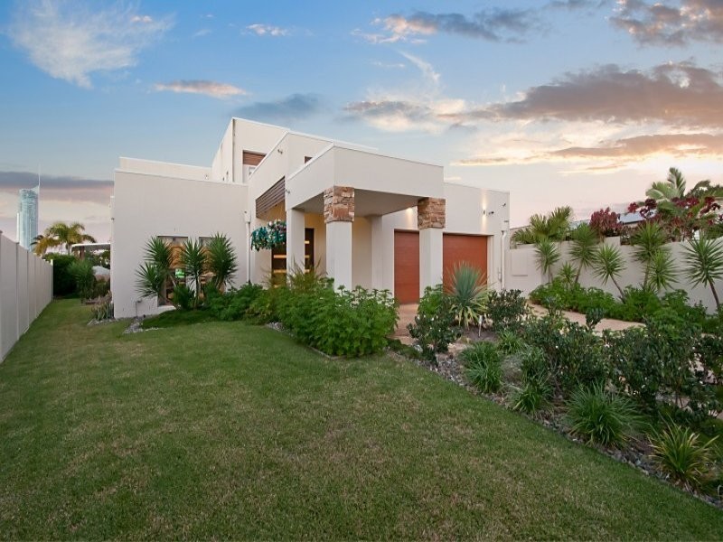 9 Castille Court, Surfers Paradise QLD 4217