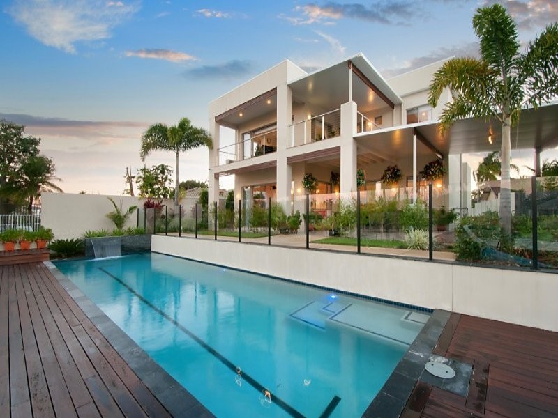 9 Castille Court, Surfers Paradise QLD 4217