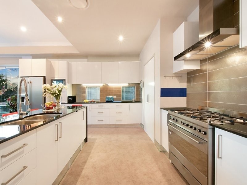 9 Castille Court, Surfers Paradise QLD 4217