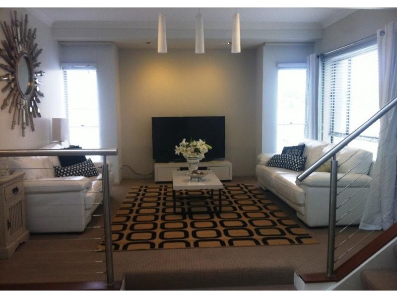 9 Castille Court, Surfers Paradise QLD 4217