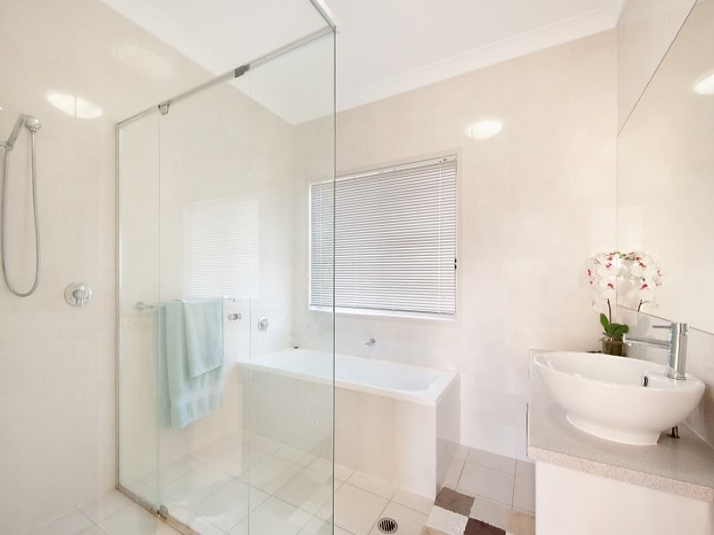 9 Castille Court, Surfers Paradise QLD 4217