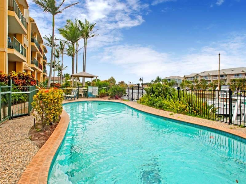 9/18 Jennifer Avenue, Runaway Bay QLD 4216