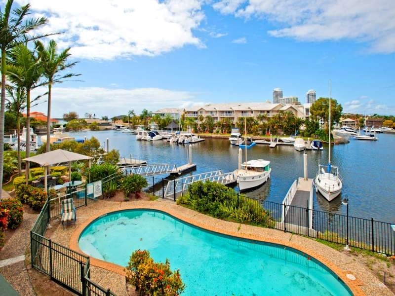 9/18 Jennifer Avenue, Runaway Bay QLD 4216