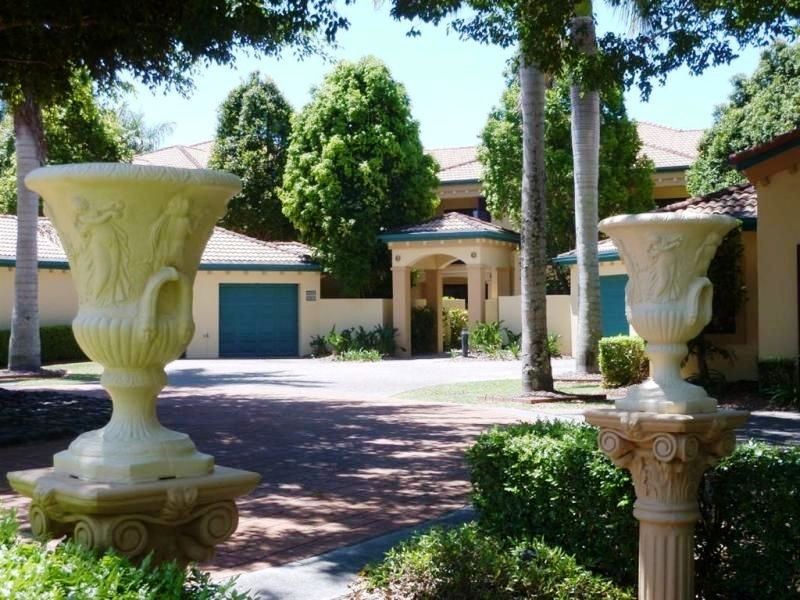 Hope Island QLD 4212