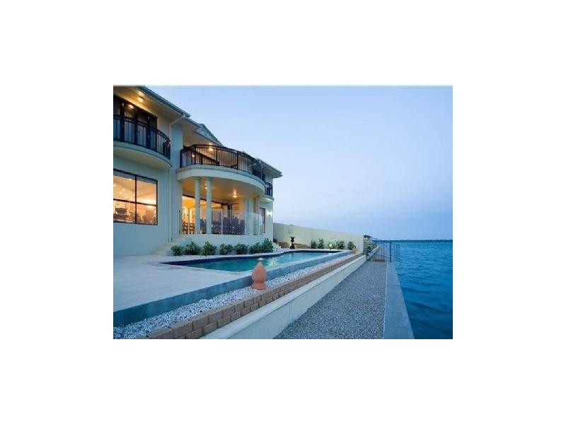 Paradise Point QLD 4216