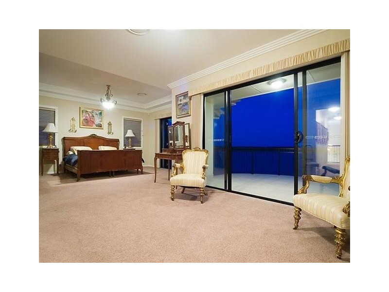 Paradise Point QLD 4216