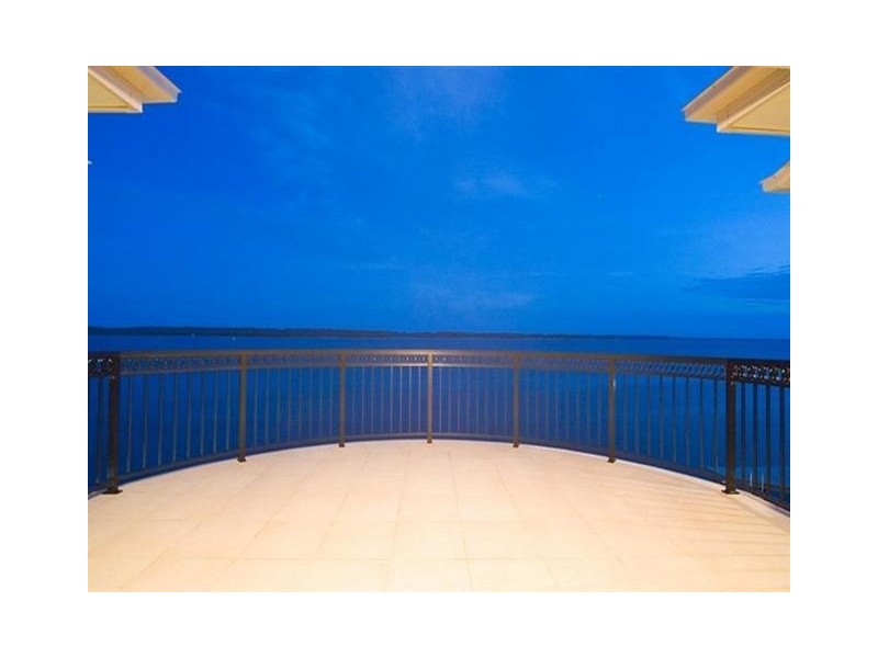 Paradise Point QLD 4216