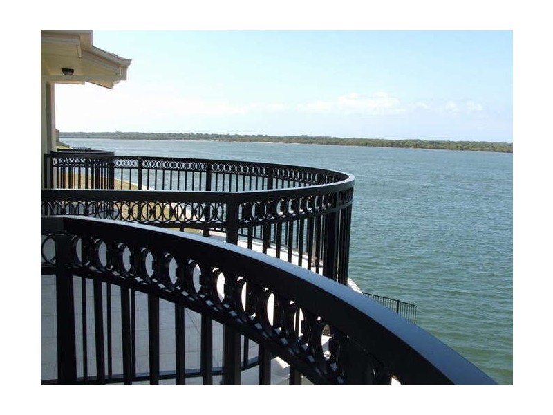 Paradise Point QLD 4216