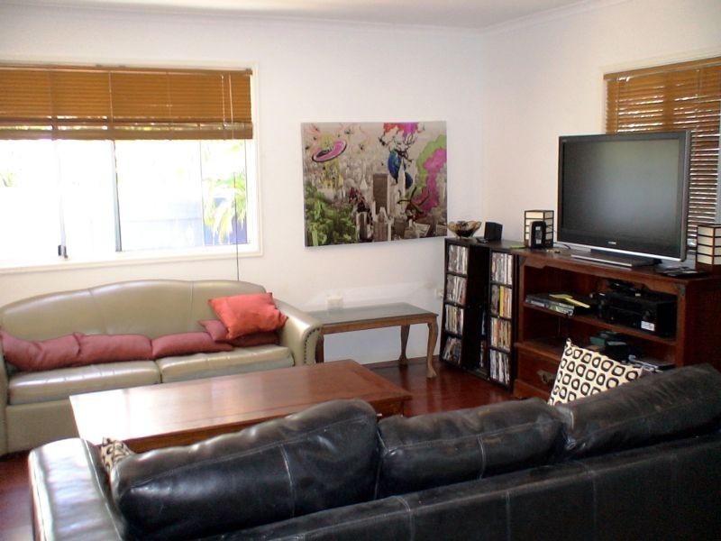 45 Victor Avenue, Paradise Point QLD 4216