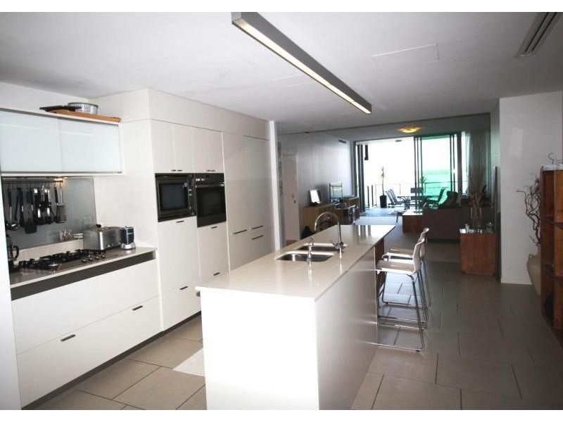 26104/2 Ephraim Island, Paradise Point QLD 4216