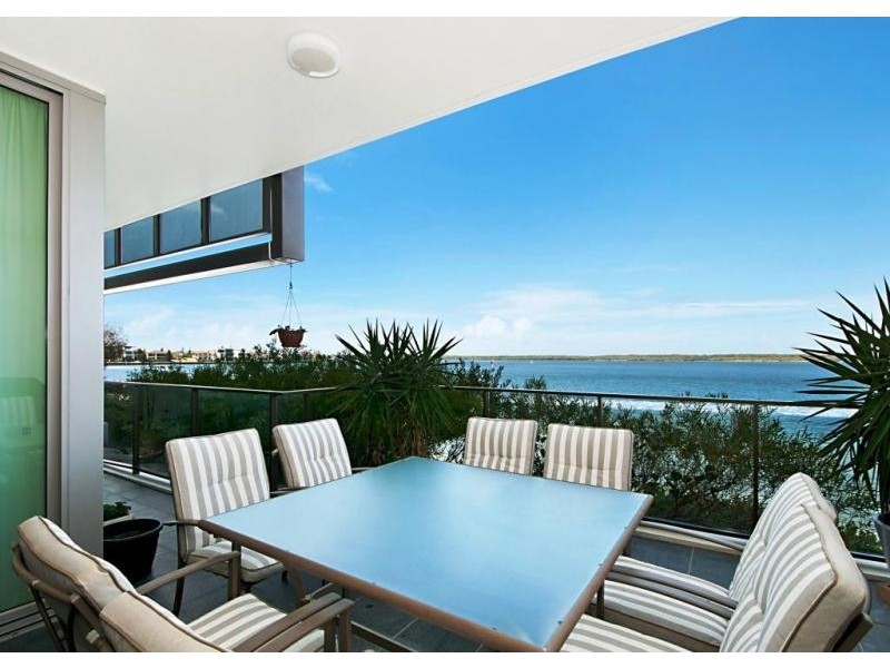 26104/2 Ephraim Island, Paradise Point QLD 4216