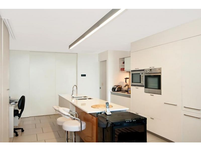 26104/2 Ephraim Island, Paradise Point QLD 4216