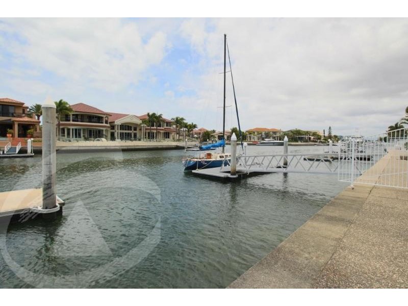 Sovereign Islands QLD 4216