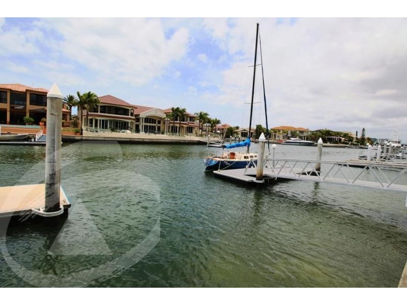 Sovereign Islands QLD 4216