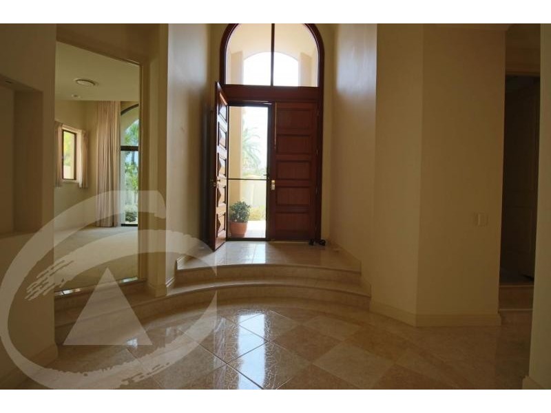 Sovereign Islands QLD 4216