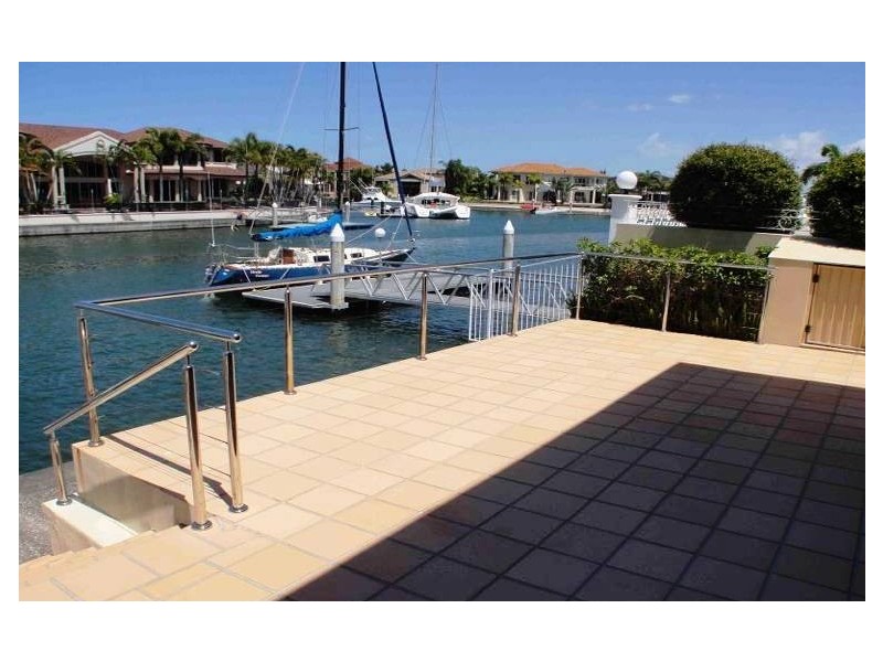 Sovereign Islands QLD 4216