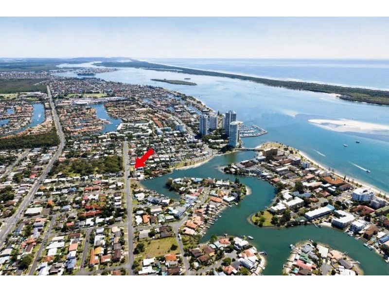 1/77 Stradbroke Street, Runaway Bay QLD 4216