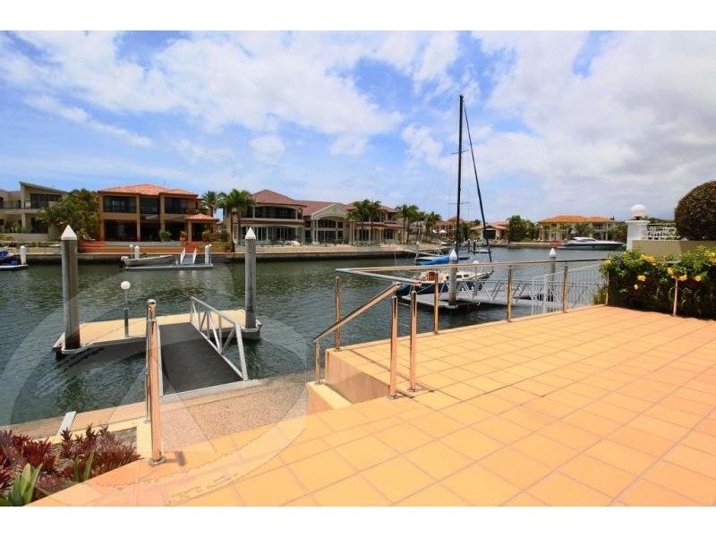 Sovereign Islands QLD 4216