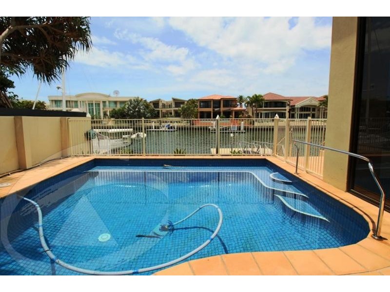 Sovereign Islands QLD 4216