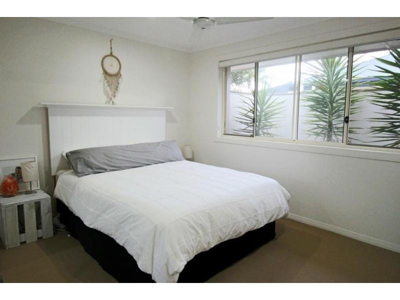 1/27 Drake Avenue, Paradise Point QLD 4216