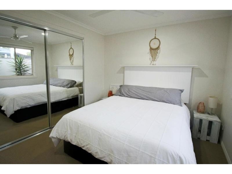 1/27 Drake Avenue, Paradise Point QLD 4216