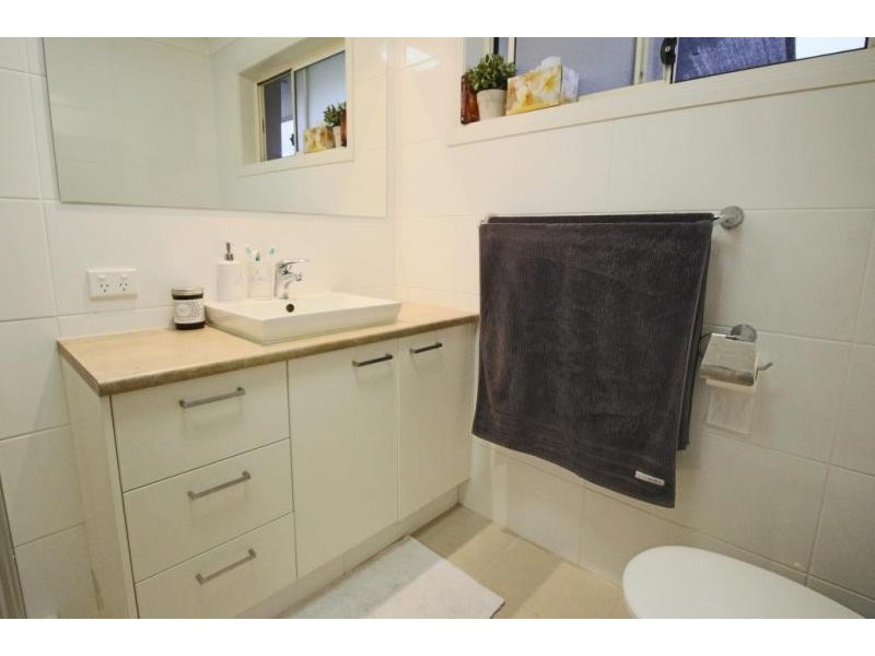 1/27 Drake Avenue, Paradise Point QLD 4216