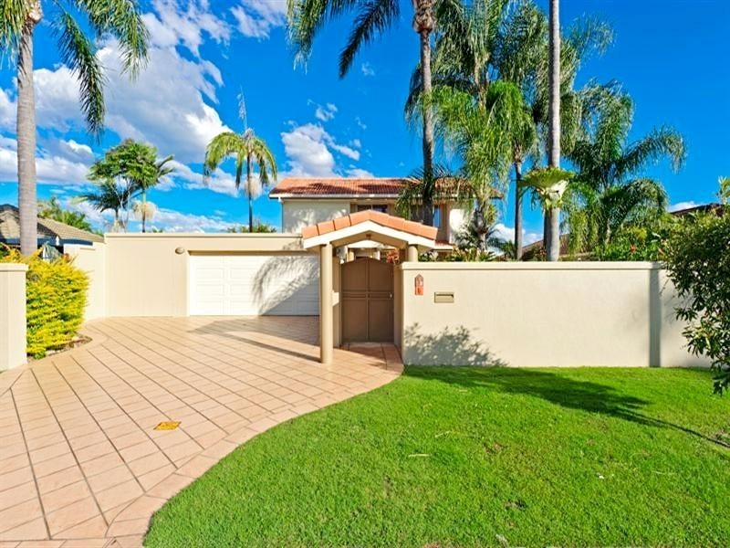 8 Dobell Avenue, Paradise Point QLD 4216