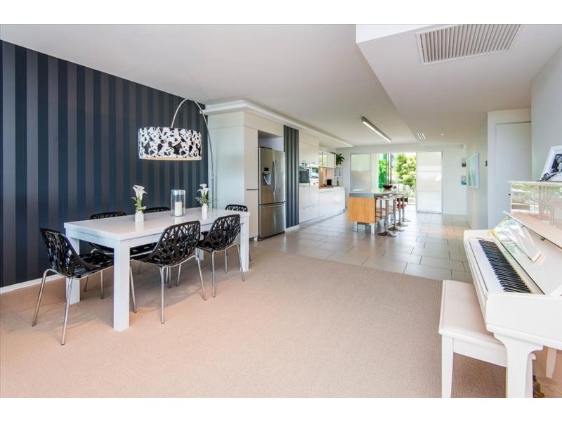 00 Ephraim Island, Paradise Point QLD 4216