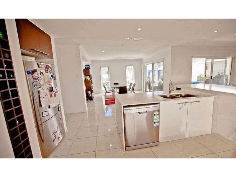 6 Iridium Drive, Hope Island QLD 4212