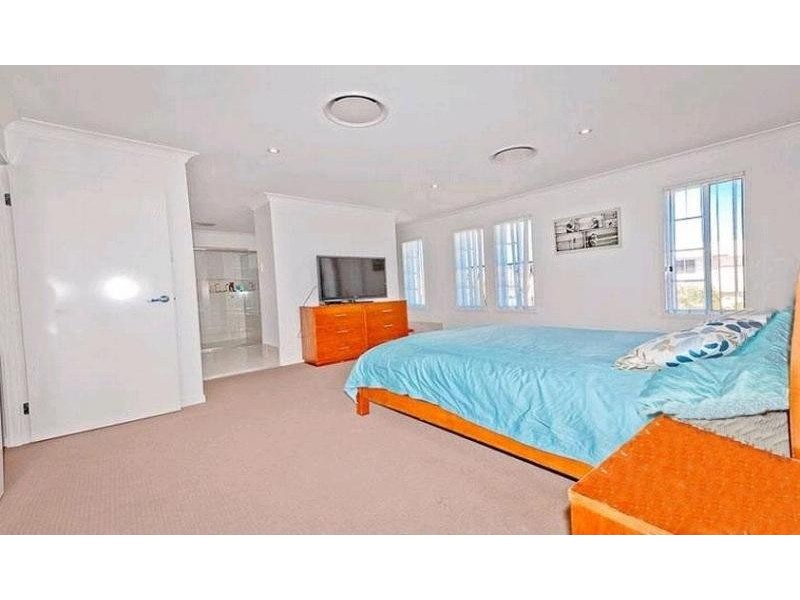 6 Iridium Drive, Hope Island QLD 4212