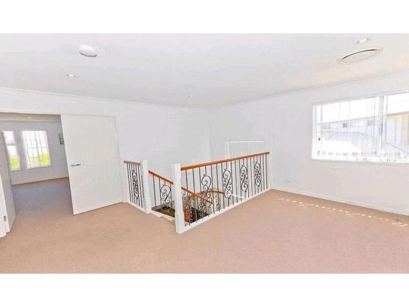 6 Iridium Drive, Hope Island QLD 4212
